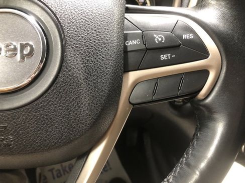 Used 2015 Jeep Cherokee Limited image 22