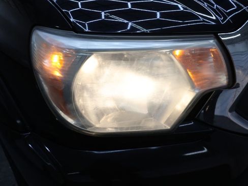 Used 2015 Toyota Tacoma Base w/ SR5 Package image 25