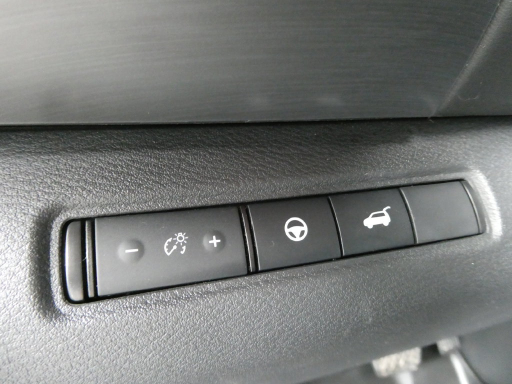 Used 2023 Nissan Pathfinder SL AWD/4WD image 28