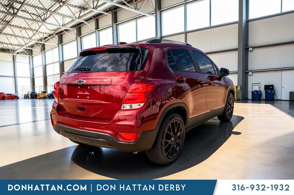 Used 2022 Chevrolet Trax LT w/ Sport Edition FWD image 31