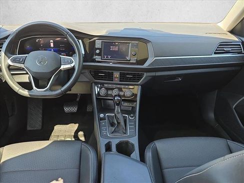 Used 2024 Volkswagen Jetta SE w/ Panoramic Sunroof Package FWD image 20