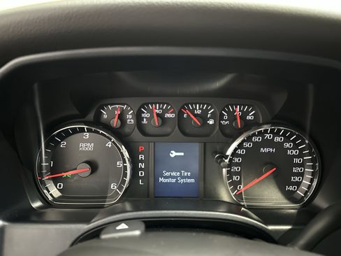 Used 2018 Chevrolet Silverado 1500 Custom w/ Custom Value Package AWD/4WD image 21