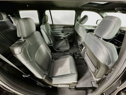 Used 2025 Jeep Grand Cherokee L Laredo w/ Luxury Tech Group I AWD/4WD image 32