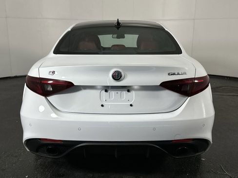 Used 2023 Alfa Romeo Giulia Veloce image 10
