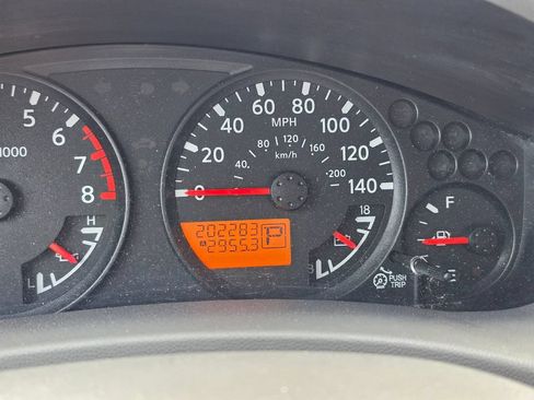 Used 2015 Nissan Frontier SV w/ SV Value Truck Package AWD/4WD image 10