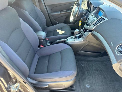 Used 2014 Chevrolet Cruze LT FWD image 20