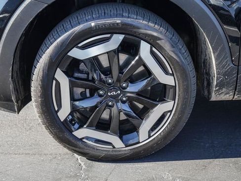 Certified 2024 Kia Telluride EX w/ EX Captain's Chair Package image 11