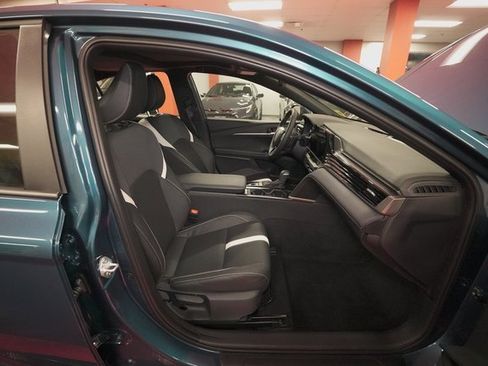 Used 2026 Toyota Camry SE image 18