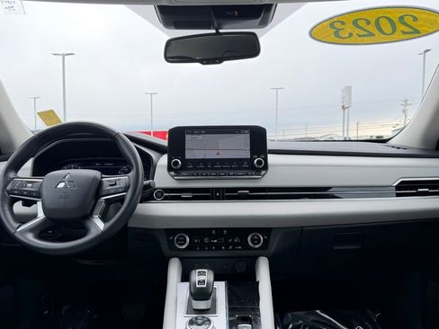 Used 2023 Mitsubishi Outlander SEL FWD image 27