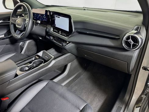 Used 2025 Chevrolet Equinox LT w/ Convenience Package II FWD image 27