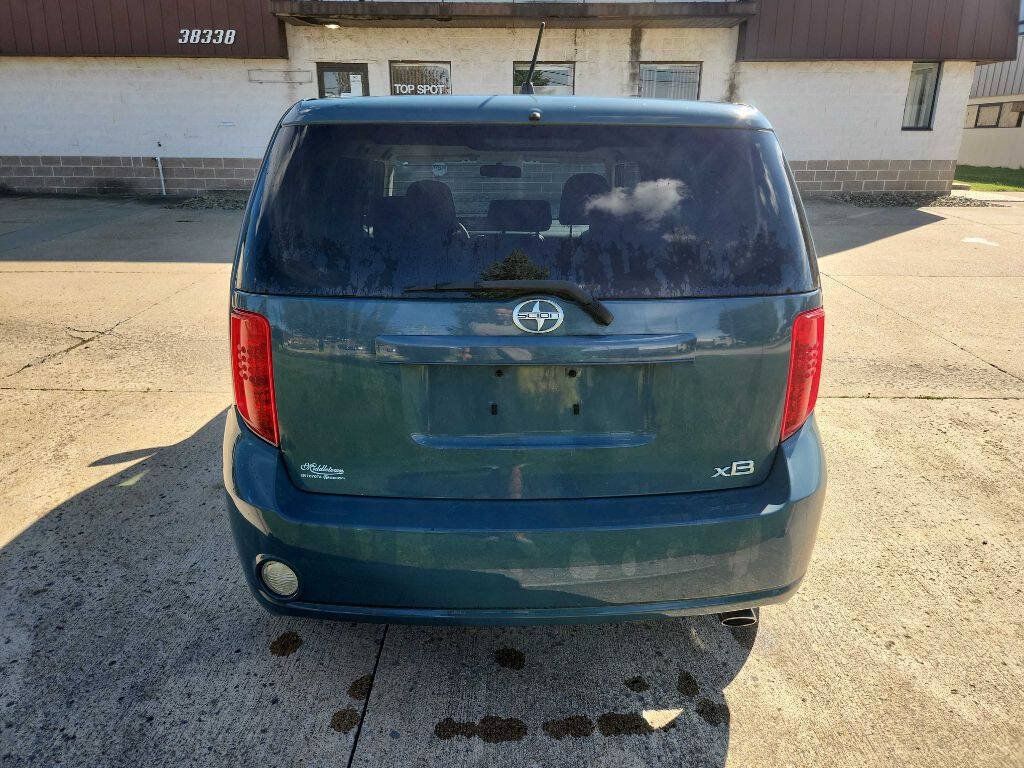 Used 2010 Scion xB FWD image 6
