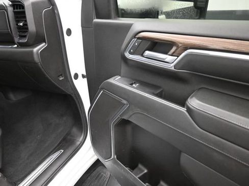 Used 2024 Chevrolet Silverado 2500 LT AWD/4WD image 21