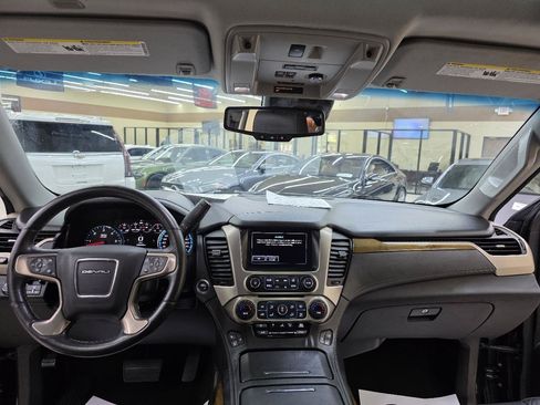 Used 2017 GMC Yukon XL Denali w/ Open Road Package AWD/4WD image 29