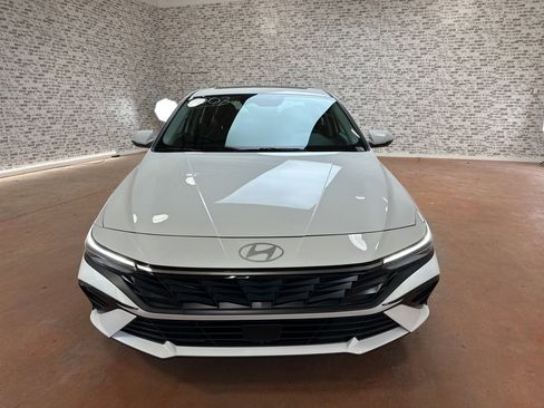 New 2026 Hyundai Elantra Limited image 2