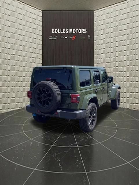 Used 2024 Jeep Wrangler Unlimited Sahara AWD/4WD image 5
