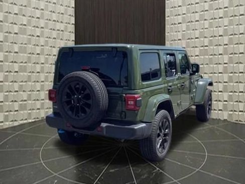Used 2024 Jeep Wrangler Unlimited Sahara AWD/4WD image 5