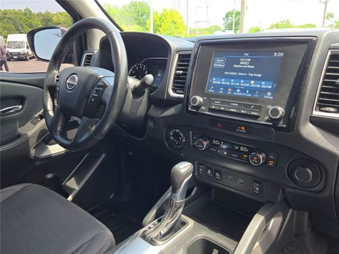 Used 2023 Nissan Frontier SV w/ SV Convenience Package AWD/4WD image 9
