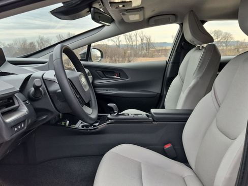 Used 2026 Toyota Prius XLE image 2