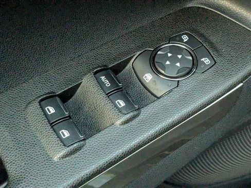 Used 2018 Ford EcoSport SE w/ SE Convenience Package image 14