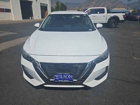 Used 2022 Nissan Sentra SV FWD image 2