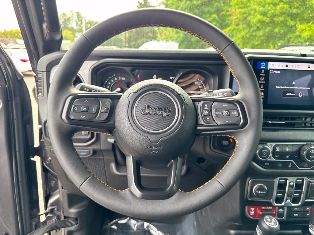 Used 2024 Jeep Wrangler Unlimited AWD/4WD image 18