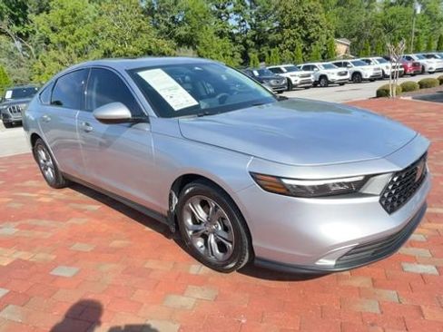 Certified 2024 Honda Accord EX image 3