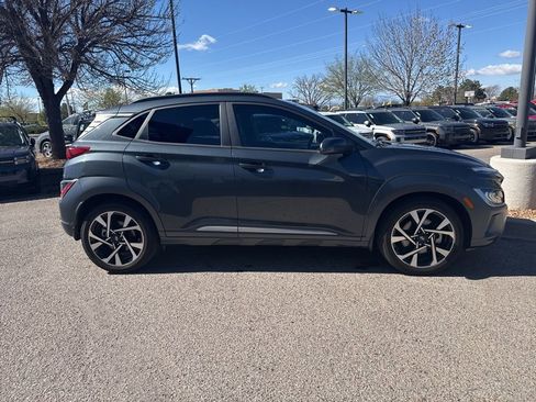 Used 2022 Hyundai Kona Limited image 3