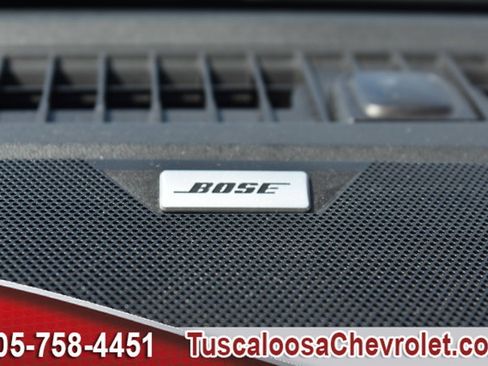 Used 2025 Chevrolet Colorado Z71 w/ Technology Package AWD/4WD image 21