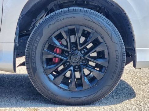 Used 2018 Lexus GX 460 Premium w/ Premium Package AWD/4WD image 11