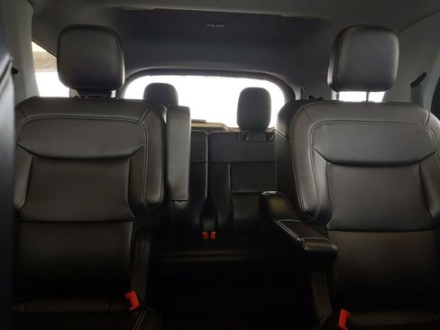 Used 2023 Ford Explorer XLT w/ Equipment Group 202A AWD/4WD image 32