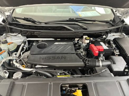 Used 2022 Nissan Rogue SV w/ SV Premium Package AWD/4WD image 11