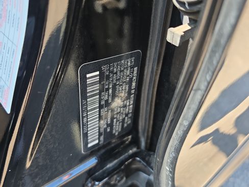 Used 2021 Nissan Rogue Sport SV AWD/4WD image 32
