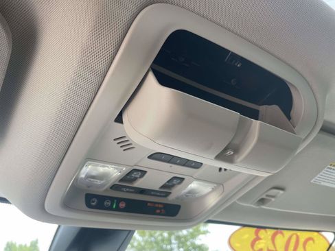 Used 2023 GMC Acadia Denali w/ Denali Ultimate Package FWD image 16