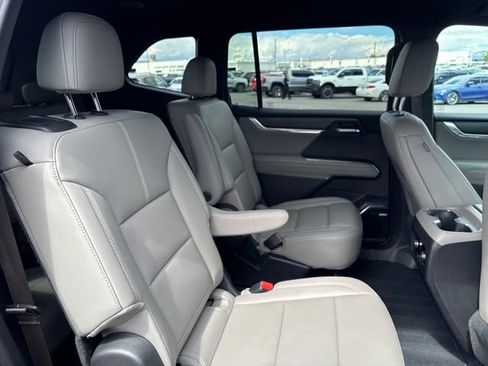 Used 2026 GMC Acadia Elevation w/ Elevation Premium Package AWD/4WD image 34