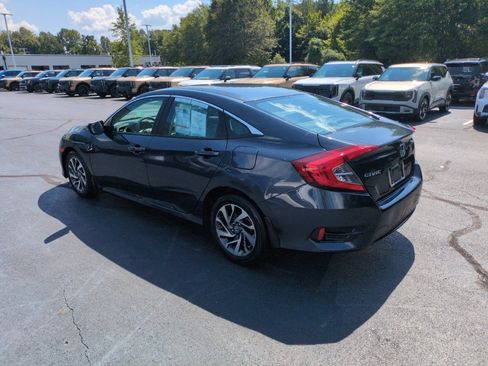 Used 2016 Honda Civic EX image 5