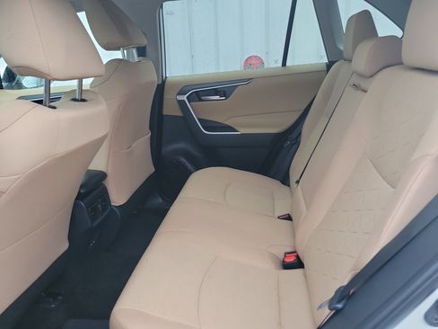 Used 2025 Toyota RAV4 XLE image 11