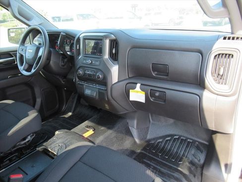 New 2025 Chevrolet Silverado 1500 W/T image 10