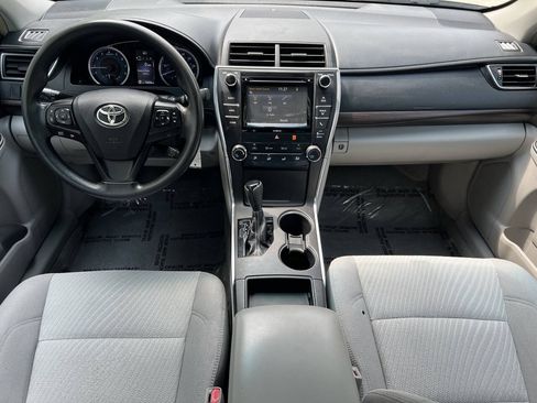 Used 2017 Toyota Camry LE w/ Moonroof Package FWD image 14