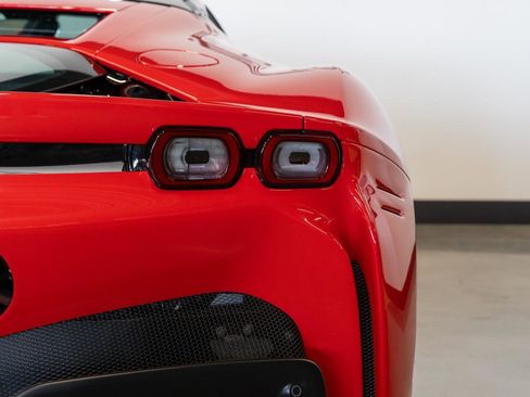 Used 2022 Ferrari SF90 Stradale image 20