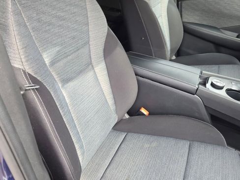 Used 2023 Nissan Rogue SV image 7