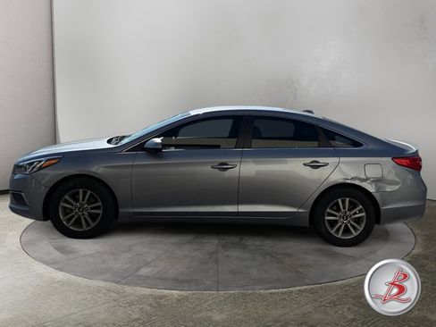Used 2016 Hyundai Sonata SE FWD image 4