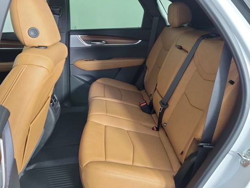 Used 2024 Cadillac XT5 Premium Luxury w/ Technology Package FWD image 10