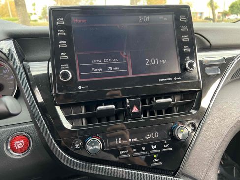 Used 2022 Toyota Camry XSE image 6