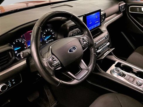 Used 2020 Ford Explorer XLT w/ Comfort Package AWD/4WD image 12