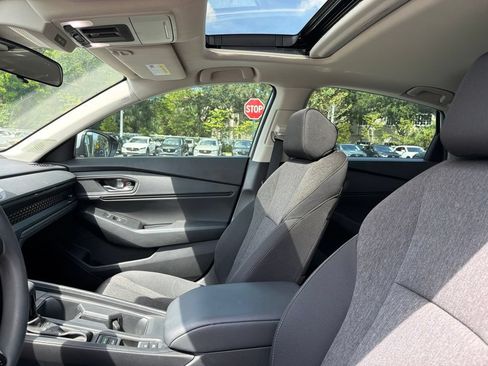 Used 2024 Honda Accord EX image 17
