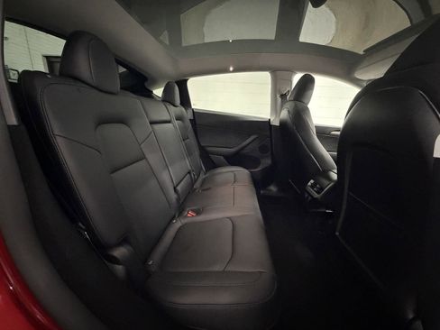 Used 2024 Tesla Model Y Long Range image 18