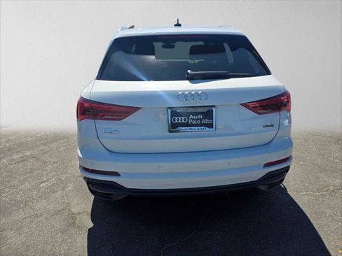 Used 2020 Audi Q3 2.0T Premium w/ Convenience Package AWD/4WD image 4