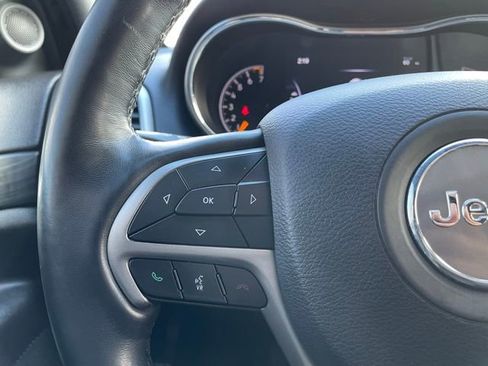 Used 2019 Jeep Grand Cherokee Altitude image 15