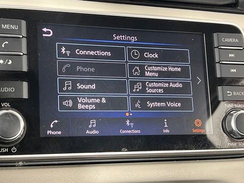 Used 2021 Nissan Versa SV image 25