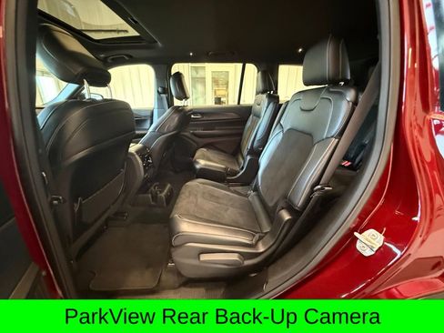 Used 2024 Jeep Grand Cherokee L Altitude image 8
